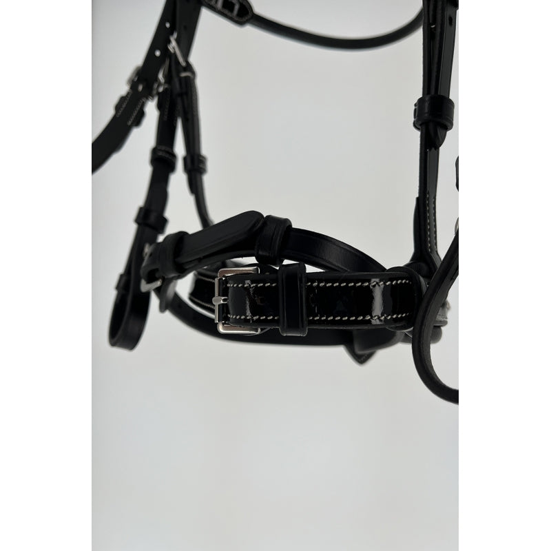 Leather bridle for ponies with refined competition-inspired detailing.