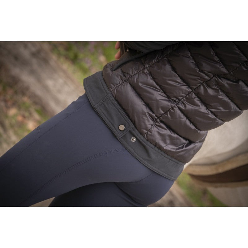 Lightweight equestrian jacket for women during spring and autumn.