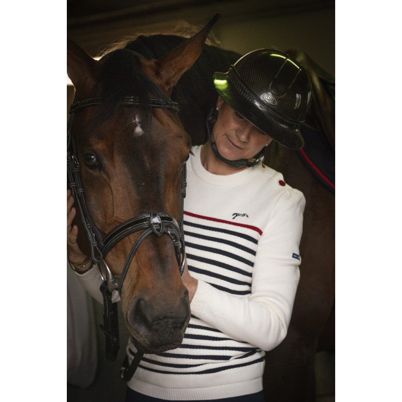 Lightweight equestrian jumper for women and horse riders.