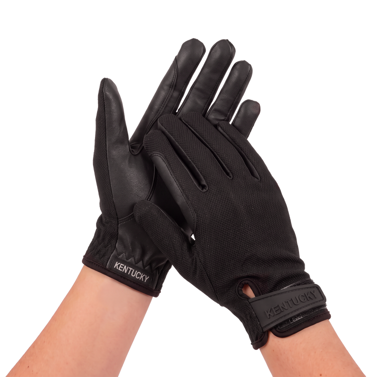 Lightweight mesh equestrian gloves with comfortable stretch fabric