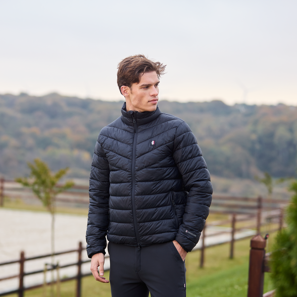 Packable stable jacket for men with comfortable quilted construction