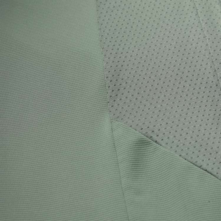 Lightweight Kingsland shirt with Polygiene technology