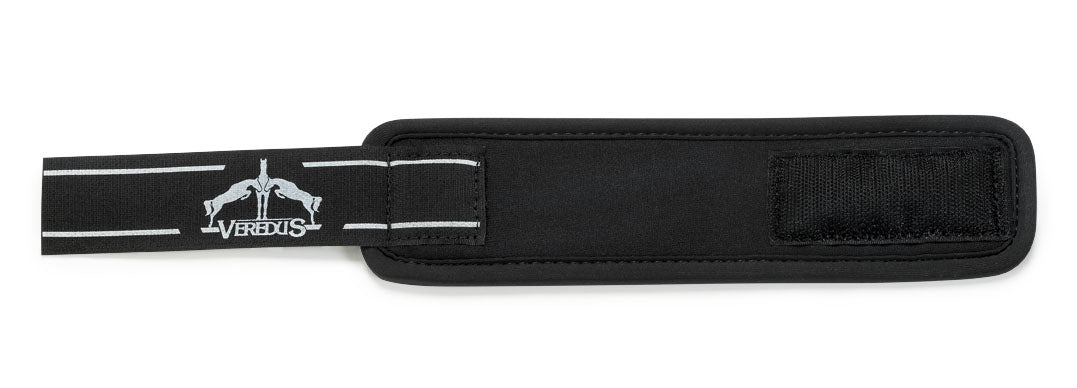 Flexible pastern protection with hook-and-loop closure