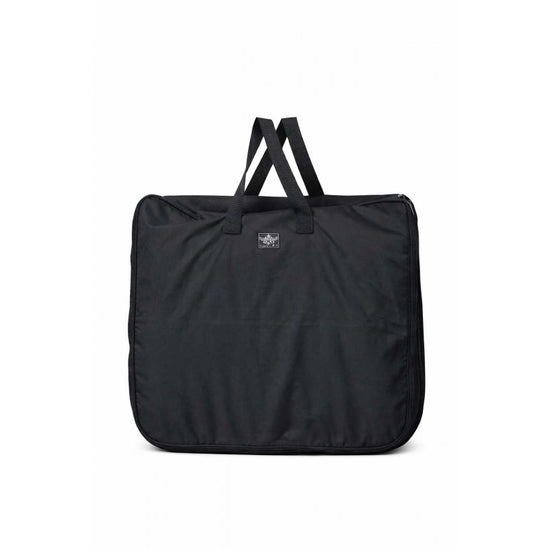 Spacious saddle pad carrier with zipper closure