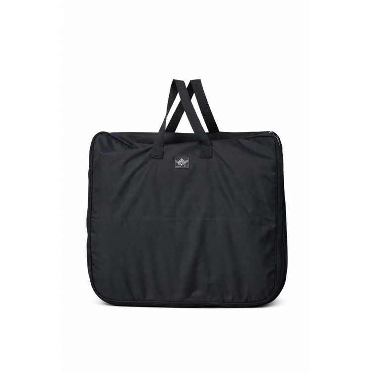 Spacious saddle pad carrier with zipper closure