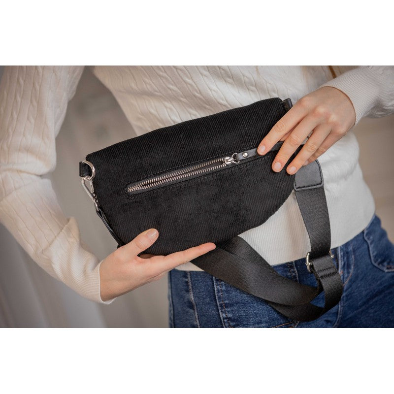 Penelope Anna crossbody bag with zipped main compartment
