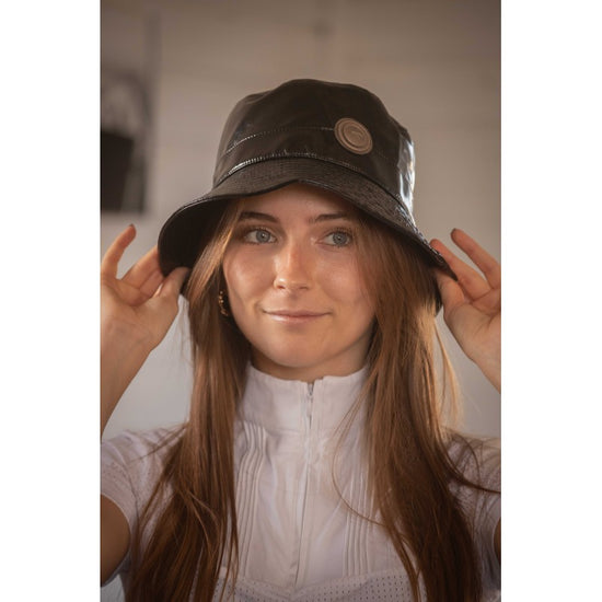 Penelope Bobi glossy bucket hat with wide brim