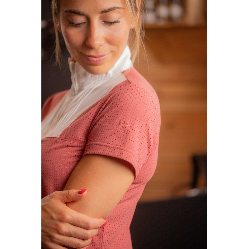 Women’s show shirt with stand up collar and zip