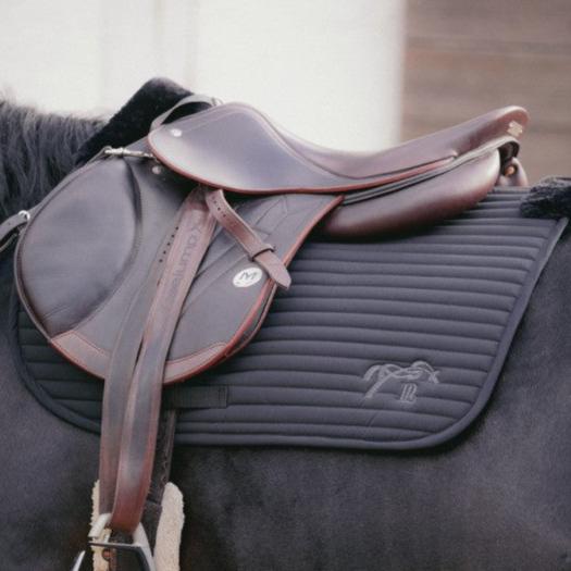 Penelope Lyona jumping saddle blanket designed for comfort under the saddle.