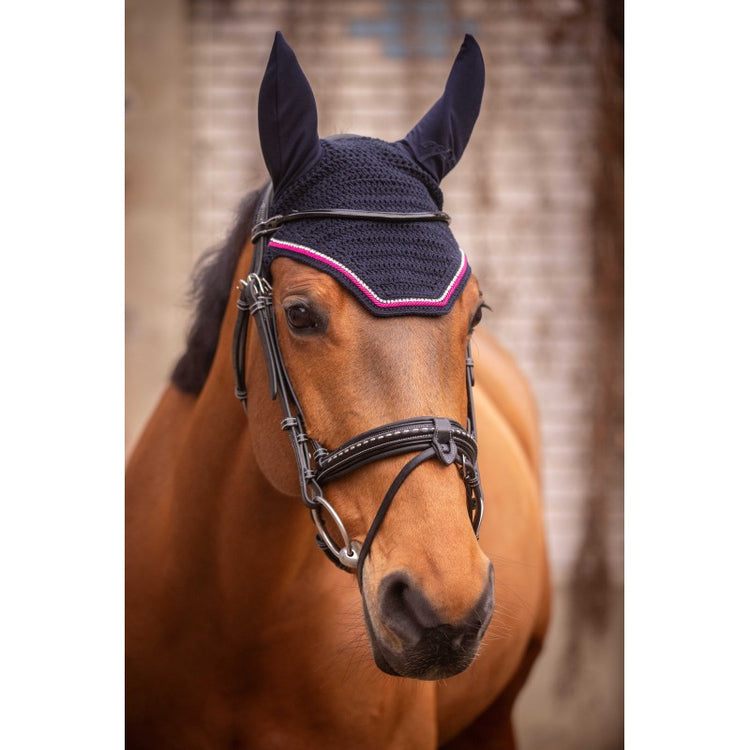 Penelope horse fly veil stylish show look