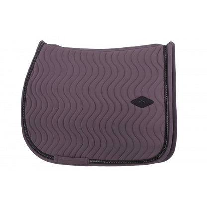 Anatomical saddle pad with good wither clearance