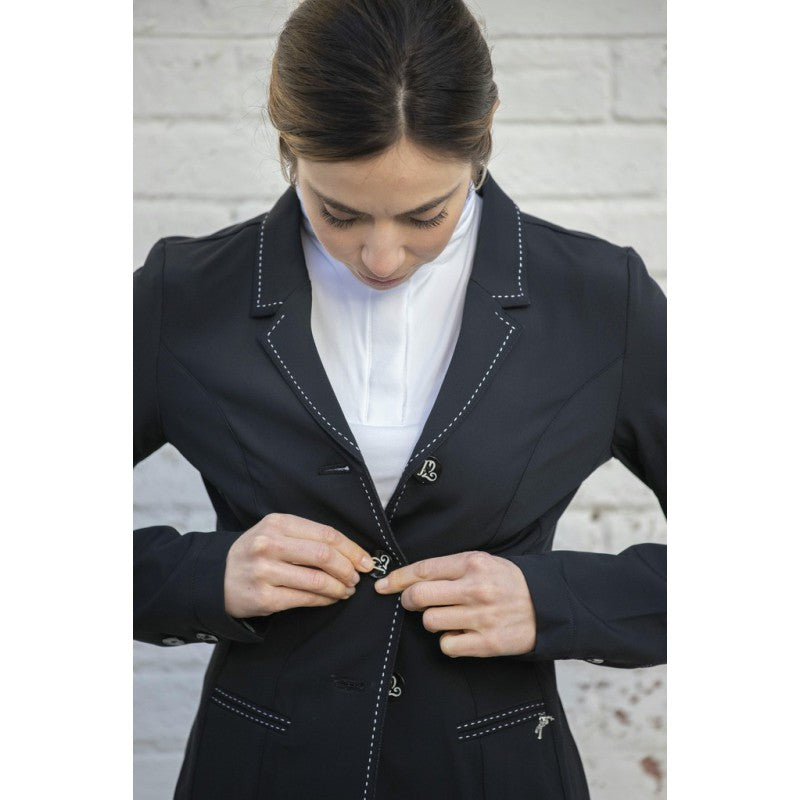Penelope women’s show jacket compatible with the Airlight 2.0 airbag vest.