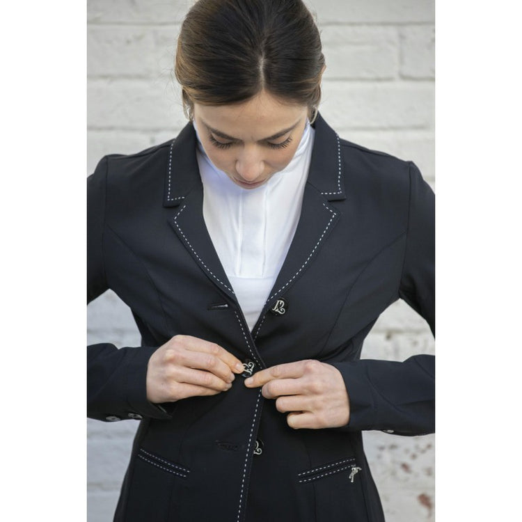 Penelope women’s show jacket compatible with the Airlight 2.0 airbag vest.
