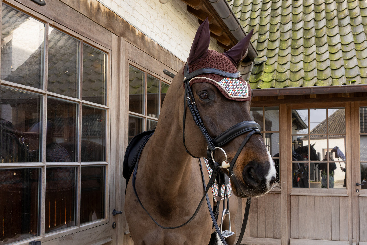 Pied-de-poule equestrian fly veil for a coordinated riding look