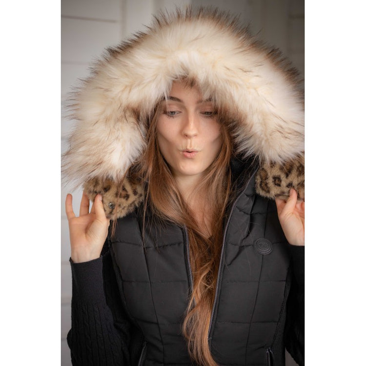 Sleeveless stable jacket with comfortable ribbed trims