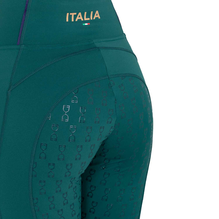 Slim-fit equestrian leggings with silicone grip for stability in the saddle