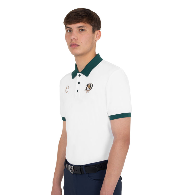 Slim-fit training polo with practical three-button closure