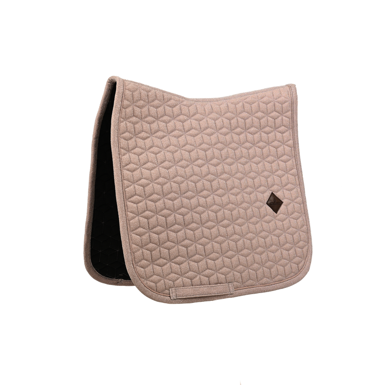 Sparkling jumping saddle pad with cushioning between horse and saddle