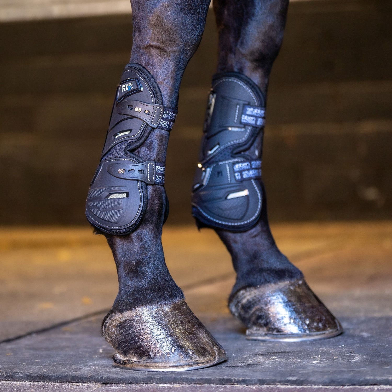 Jumping boots for horses with best ventilation