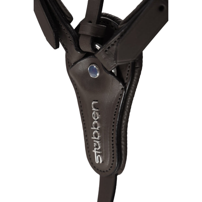 Stübben leather horse breastplate for show jumping and everyday training.