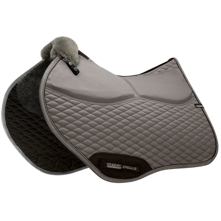 Stübben lambswool jumping saddle pad designed for customised saddle fit.