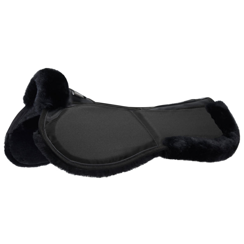 Stübben lambswool correction pad designed to fine-tune jumping saddle fit.