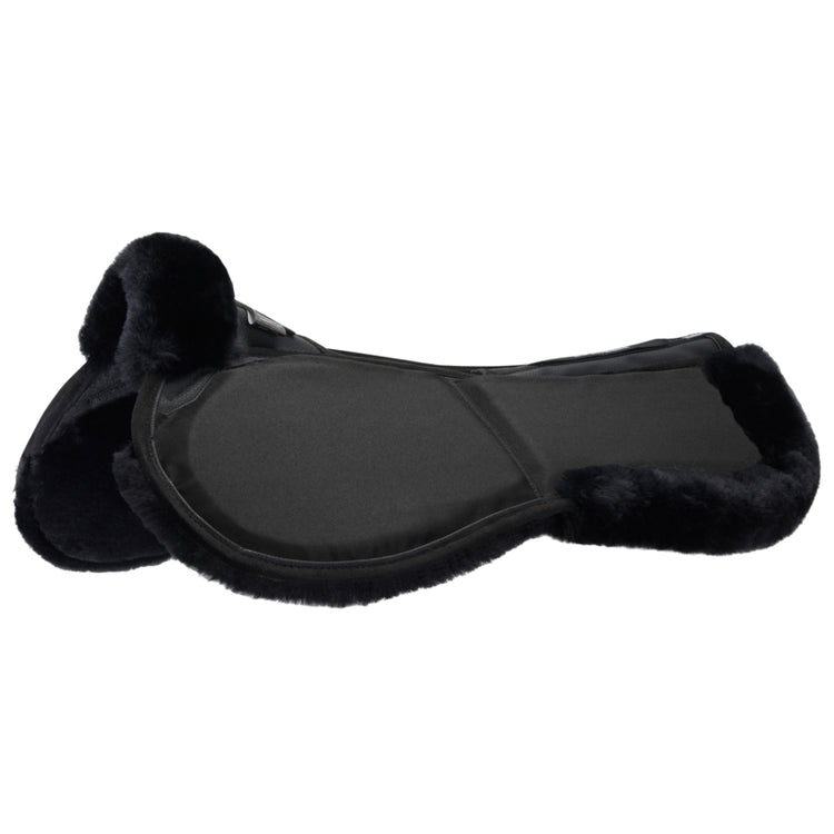 Stübben lambswool correction pad designed to fine-tune jumping saddle fit.