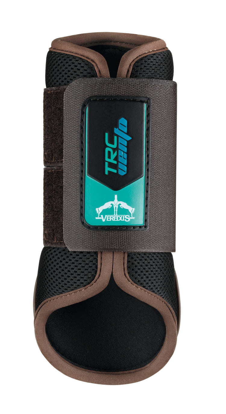 Training boots with Air Grid technology