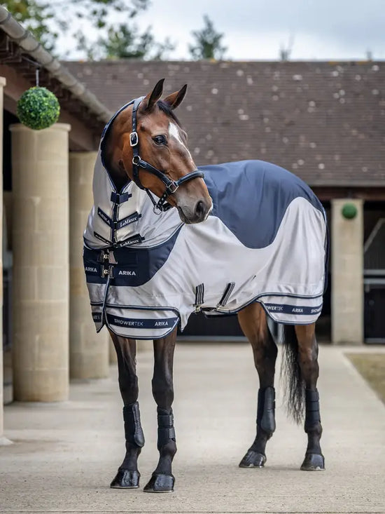 Breathable horse rug against insects