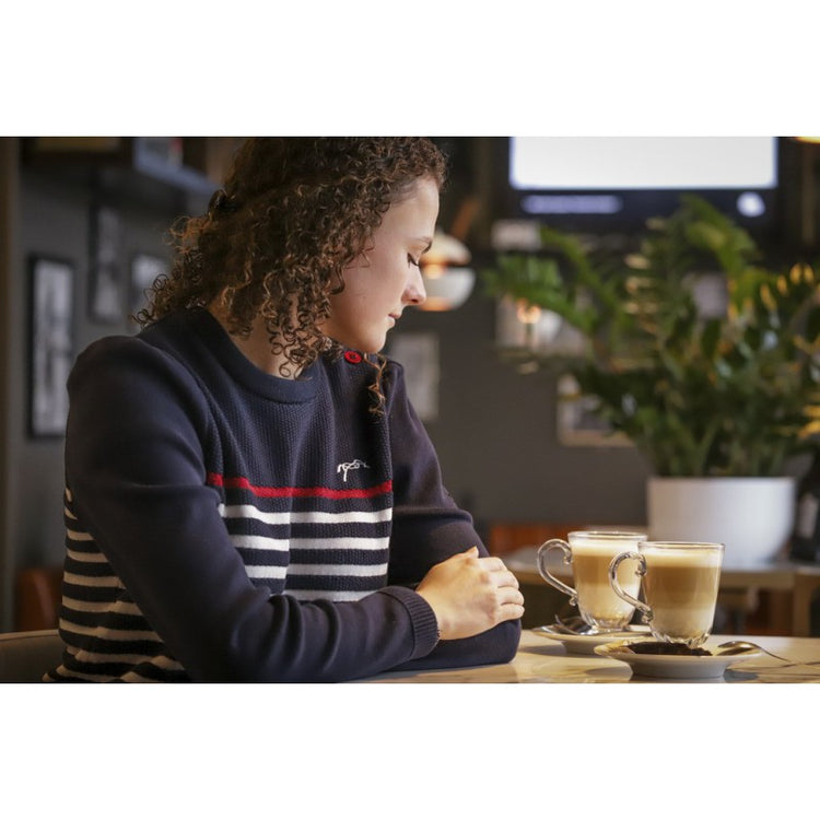 Women’s lightweight knit sweater with comfortable honeycomb construction.