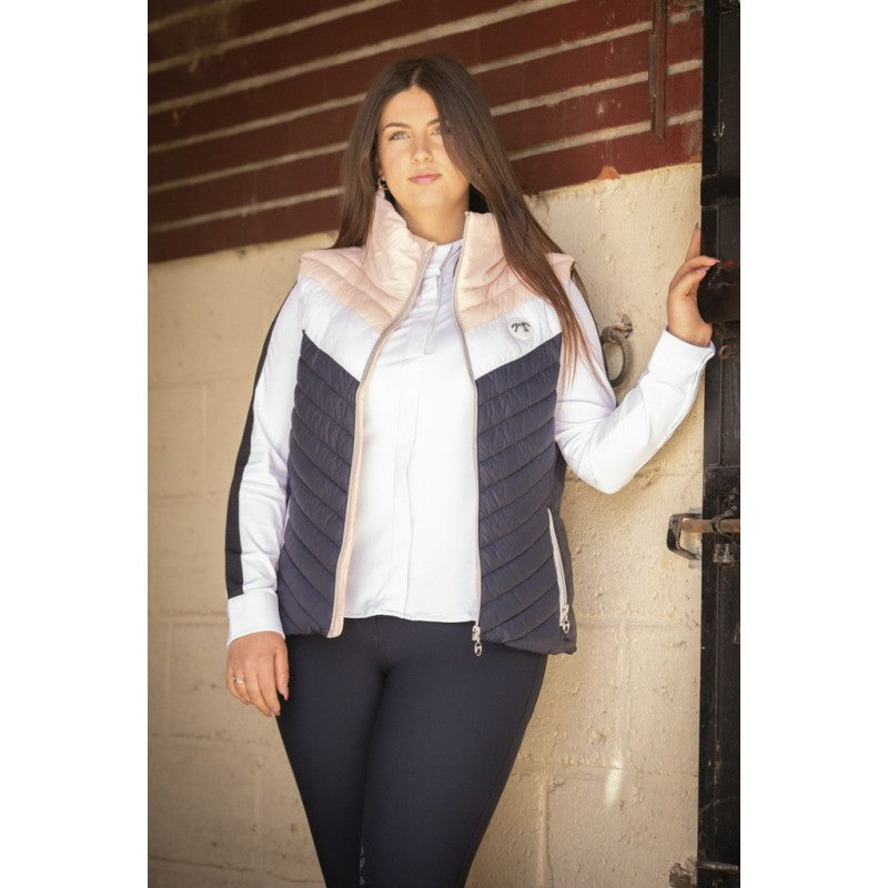 Women’s spring riding gilet for mild days at the stable.