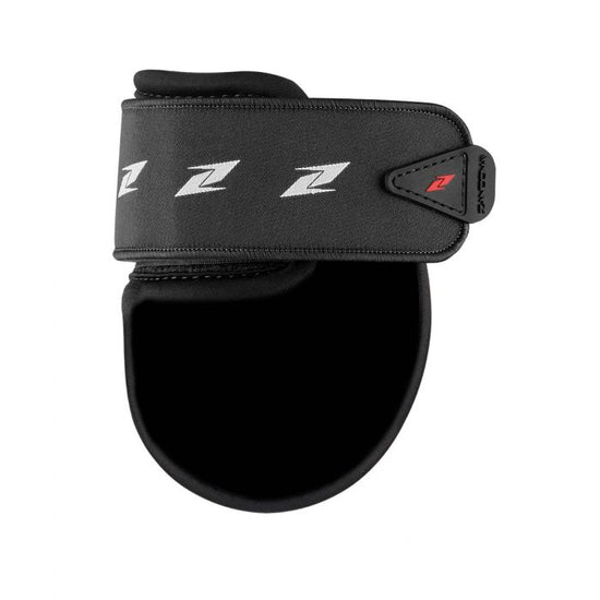 Carbon detailing on Zandona Chic Young Competition Fetlock Boots.