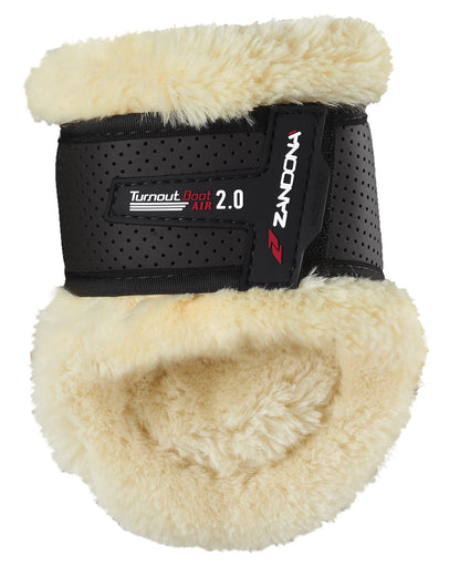 Short-profile Zandona Turnout Air 2.0 boots fitted to the rear legs.