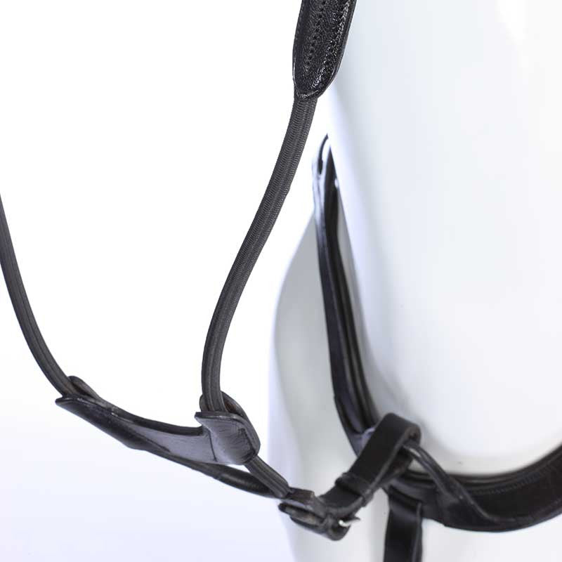 Breastplate with elastic martingale attaachment