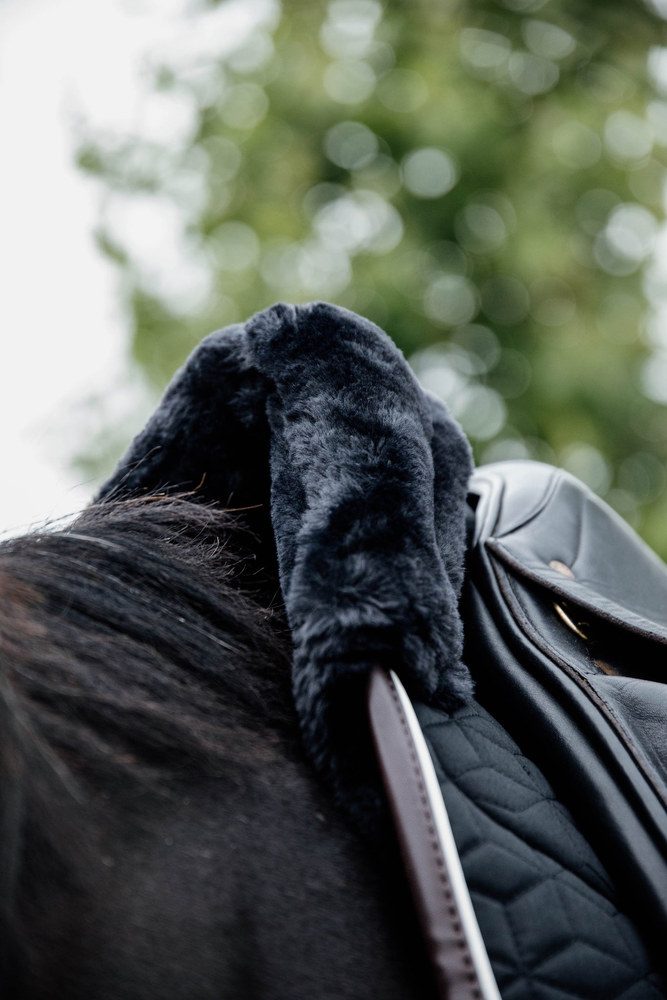 Dressage Saddle cloth with sheepskin for sensitive horses