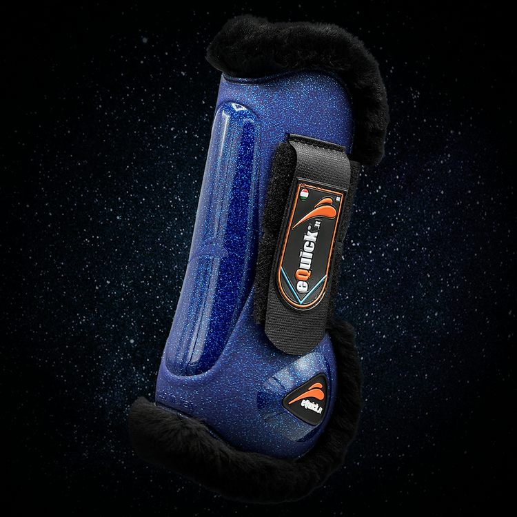 tendon boots with black fur 