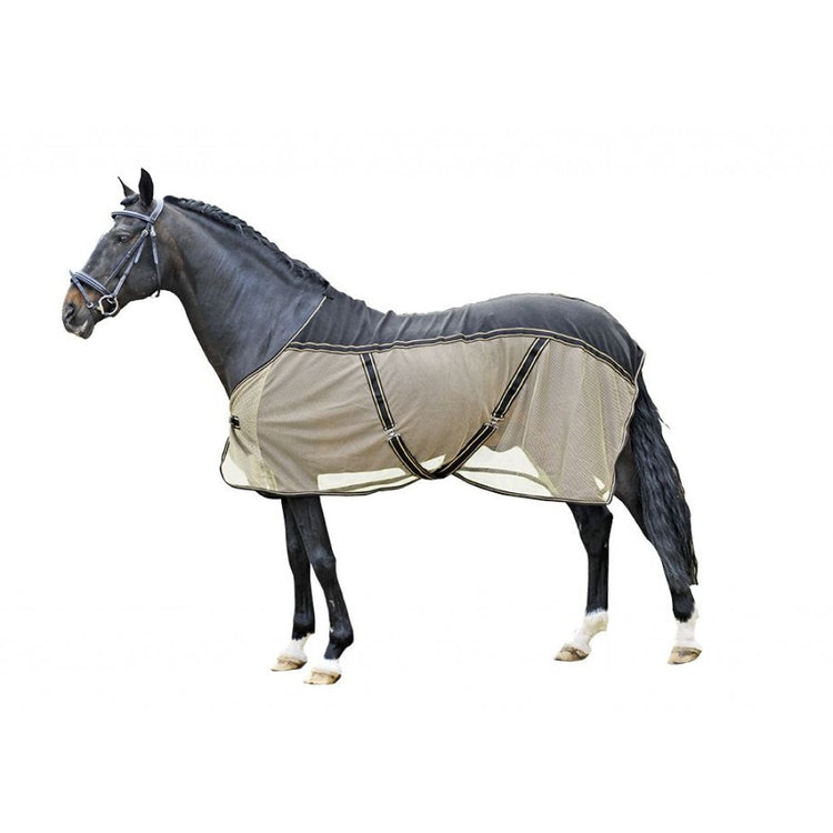 Fly rug with warm back part
