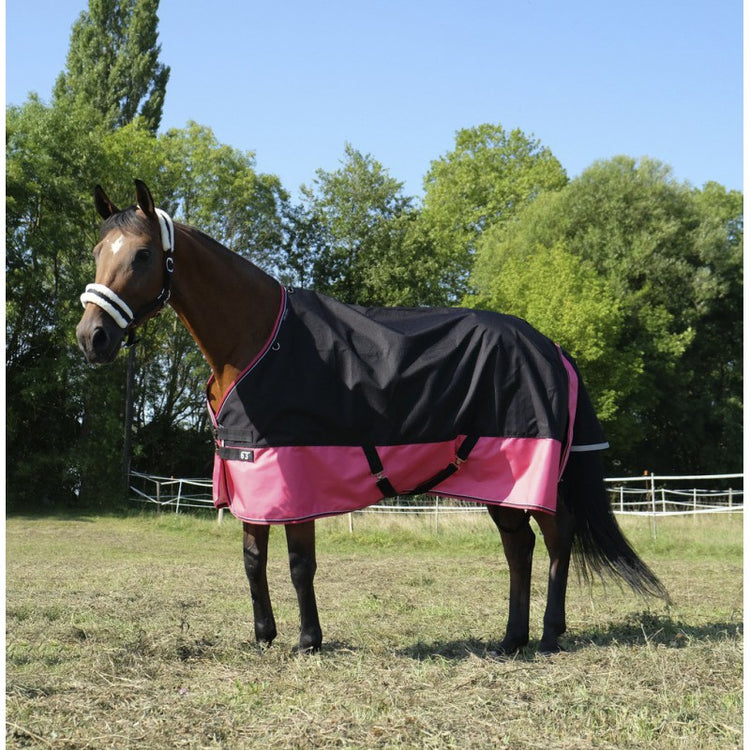 50g turnout rug in black and pink