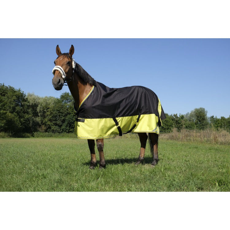 turnout rug in 600 Deniers ripstop polyester with taped seams
