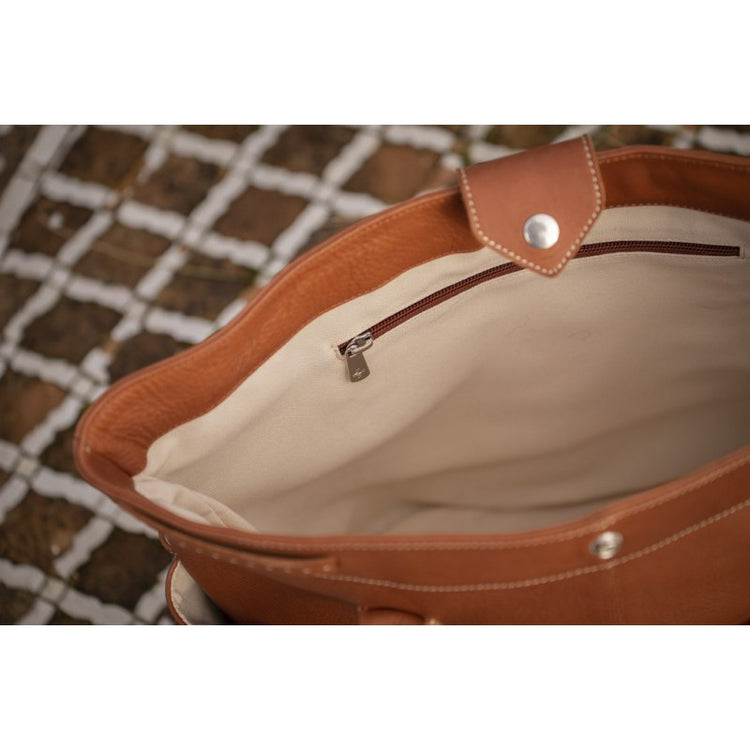Horse grooming bag with multiple pockets for organising grooming essentials.