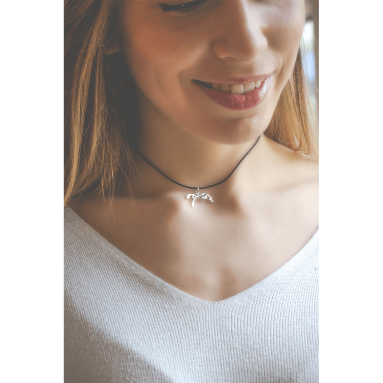 Penelope necklace for horse lovers with an elegant horse pendant.