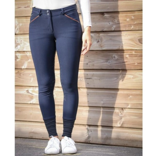Comfortable full seat breeches with mid rise waist