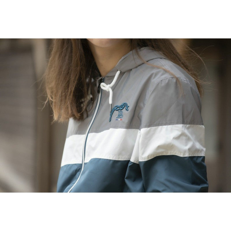 Penelope windbreaker for horse riders at the stable and competitions.