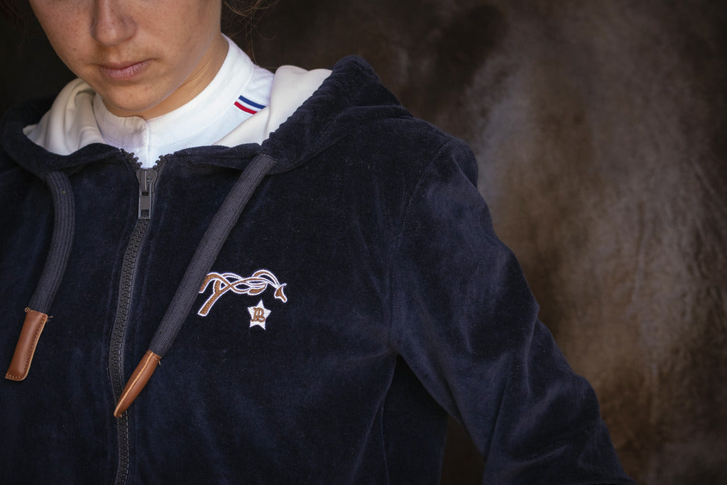 Penelope women’s equestrian velvet hoodie with contrasting white stitching