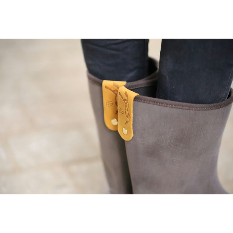 Penelope rain boots for horse riders at the stable and paddock.