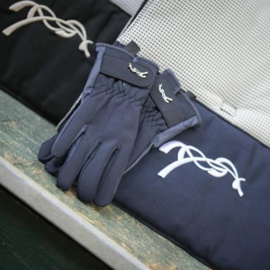 Penelope women’s winter equestrian gloves with adjustable wrist fastening.