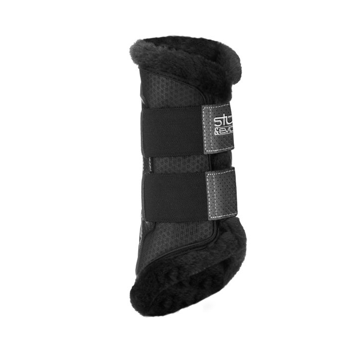 Detailed view of the fleece lining inside the Stübben Airflow Brushing Boots.