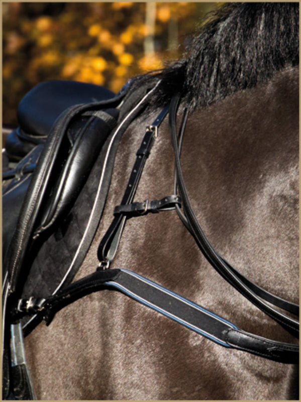 Stübben padded leather horse breastplate designed for show jumping, eventing and training.
