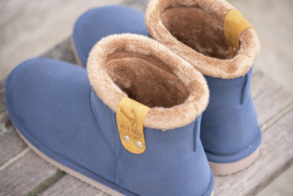 Warm stable boots for women during winter and colder riding days.