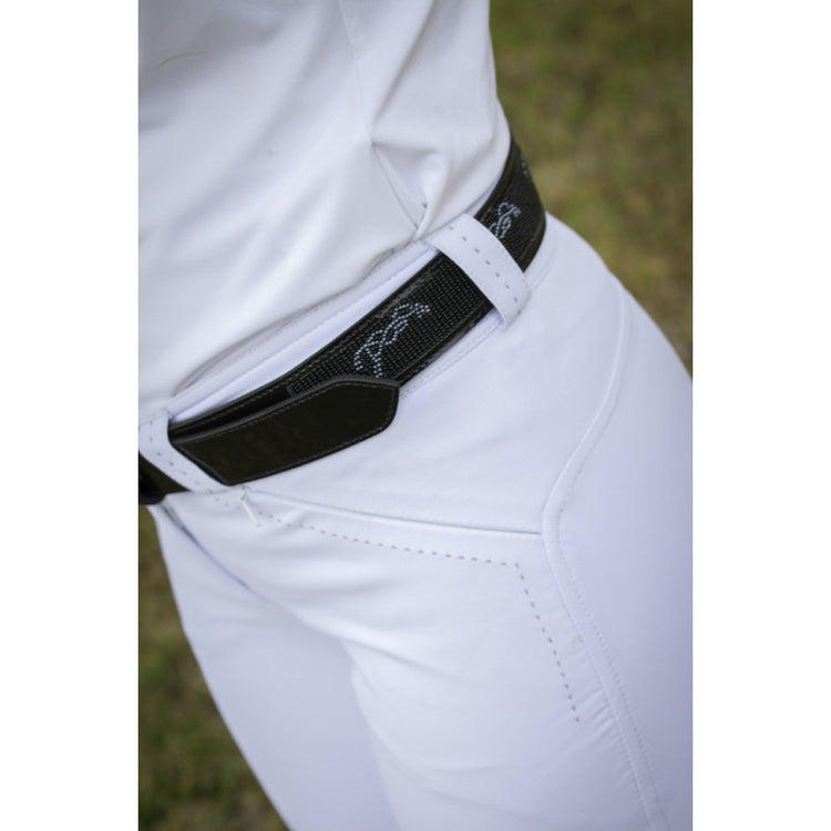 Women’s equestrian leather belt for riding and everyday wear.